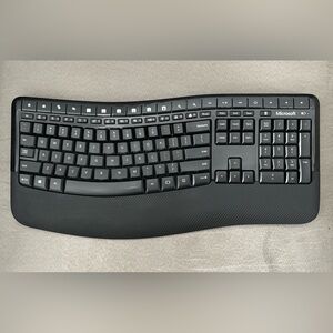 Microsoft Comfort Wireless Keyboard 5050 Model 1728 No Dongle No Mouse
